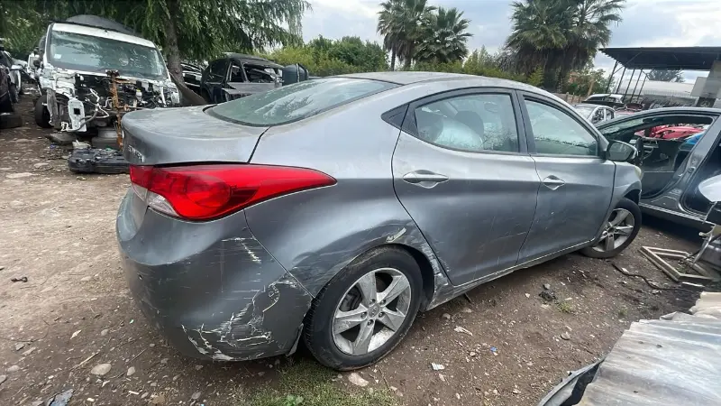 HYUNDAI ELANTRA CHATARRA - miniatura 5