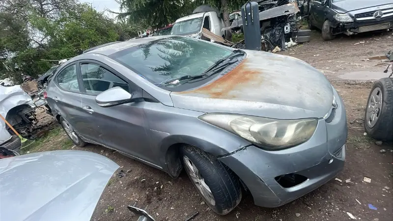 HYUNDAI ELANTRA CHATARRA - miniatura 1