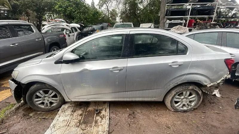 CHEVROLET SONIC CHATARRA - miniatura 3